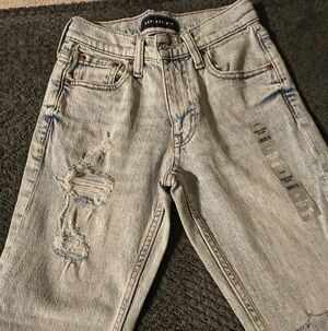 Aeropostale: Ladies's High Rise Flare Ripped Jeans. Size 000 Short. Nwots, $22